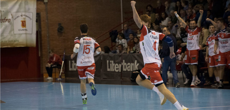 Paco Bernabéu celebrando un gol