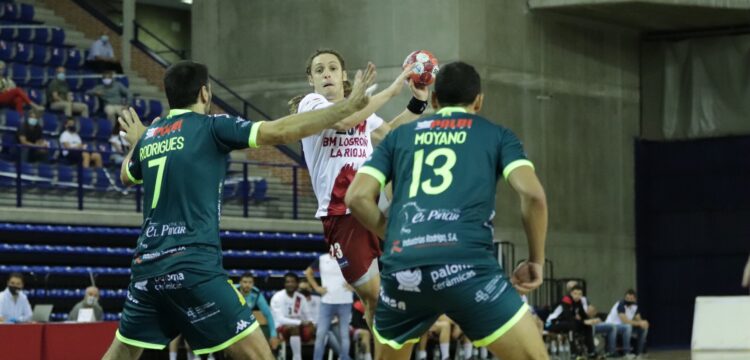 Álvaro y Moyano en tareas defensivas / Foto: Juan Acobi