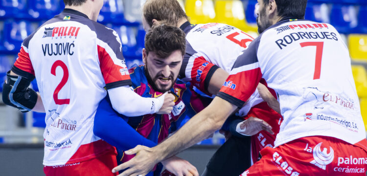 Jugadores de Nava defendiendo - Foto: Pau Campaña