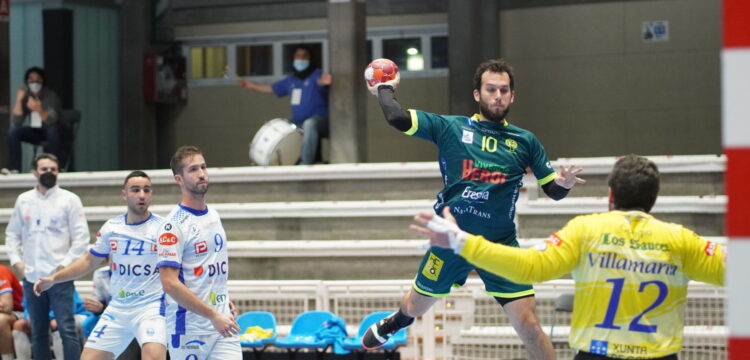 Darío Ajo lanzando a portería / Foto: Fernando Lago