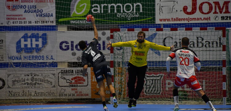 Patotski ante Moreira / Foto: Dani Pérez