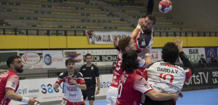 Mota y Ajo contra Cuenca / Foto: Dani Pérez