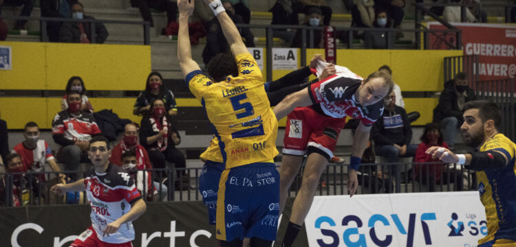 Simènas vs Silva / Foto: Dani Pérez